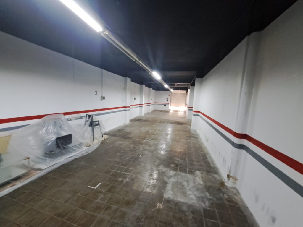 ¡Local en venta en Rubí, 120 m² ideales para tu negocio. Oportunidad única!