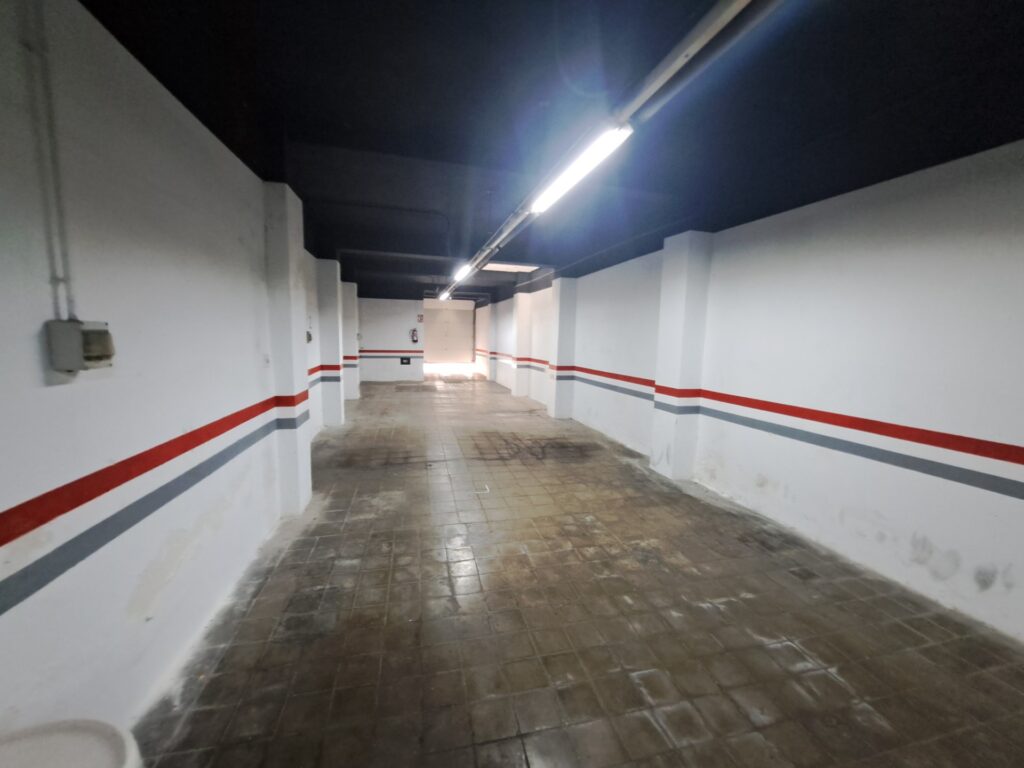 ¡Local en venta en Rubí, 120 m² ideales para tu negocio. Oportunidad única!