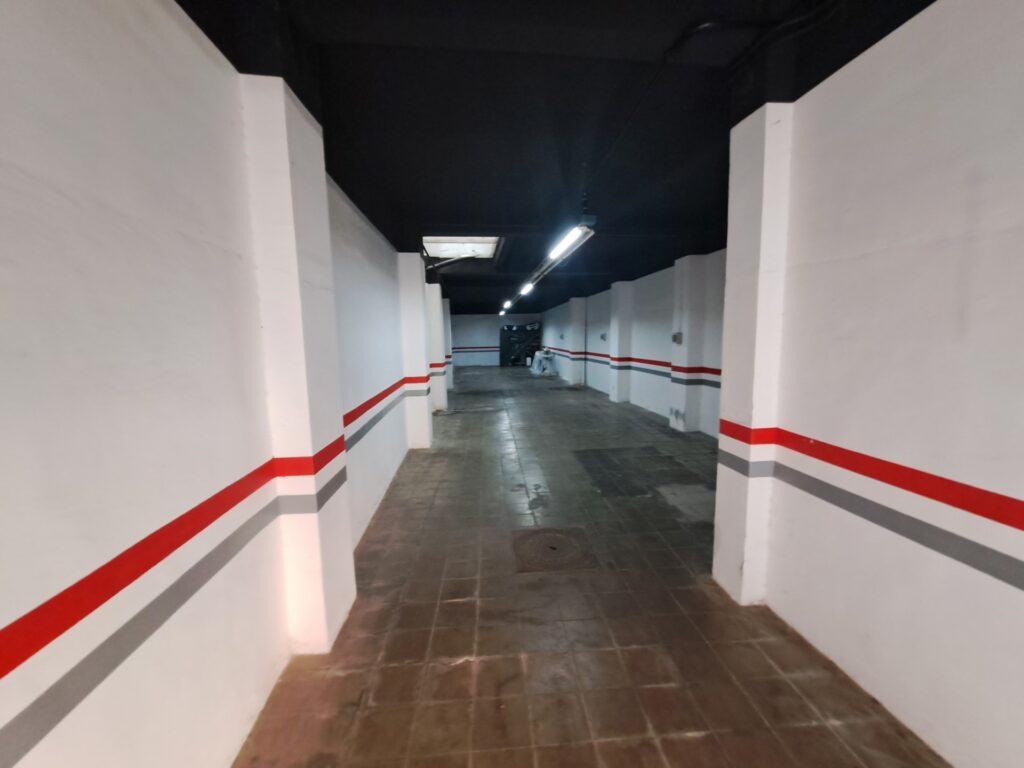 ¡Local en venta en Rubí, 120 m² ideales para tu negocio. Oportunidad única!