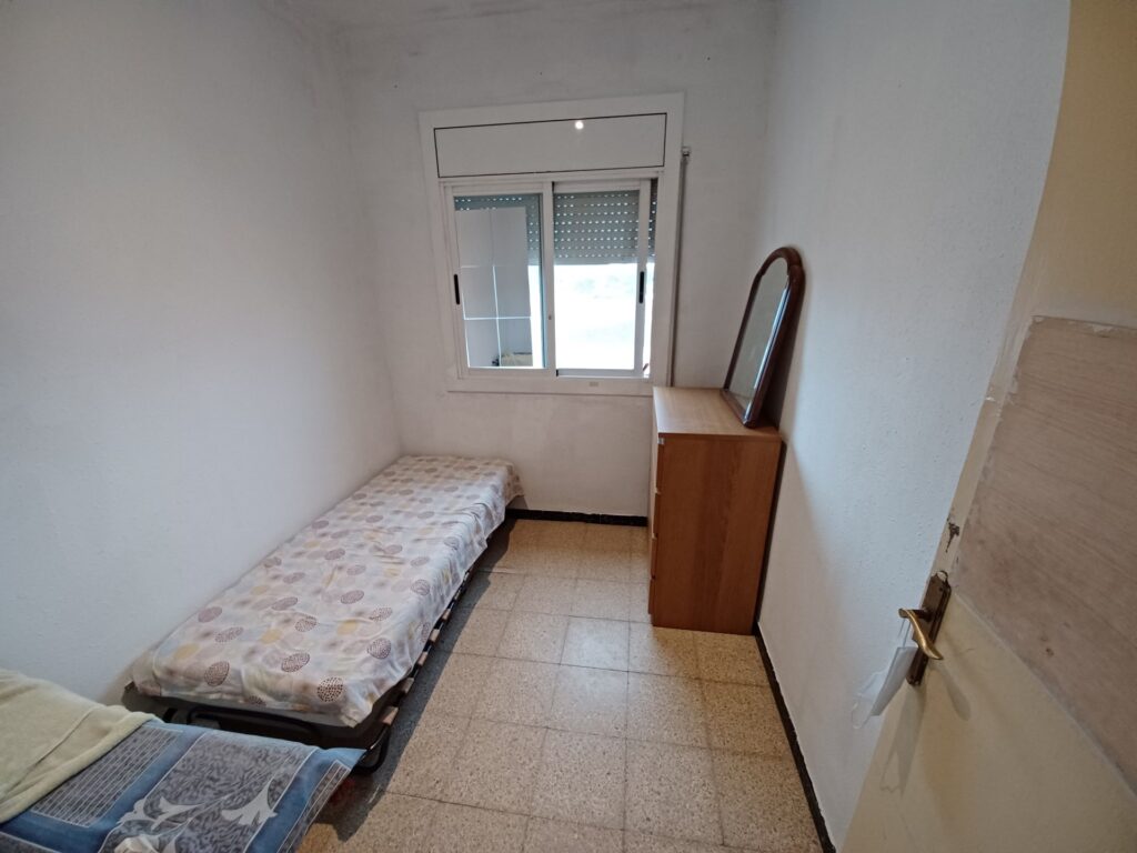 ¡Pis exterior 4º sense ascensor de 3 habitacions en venda a Rubí, ideal per a la teva nova vida!