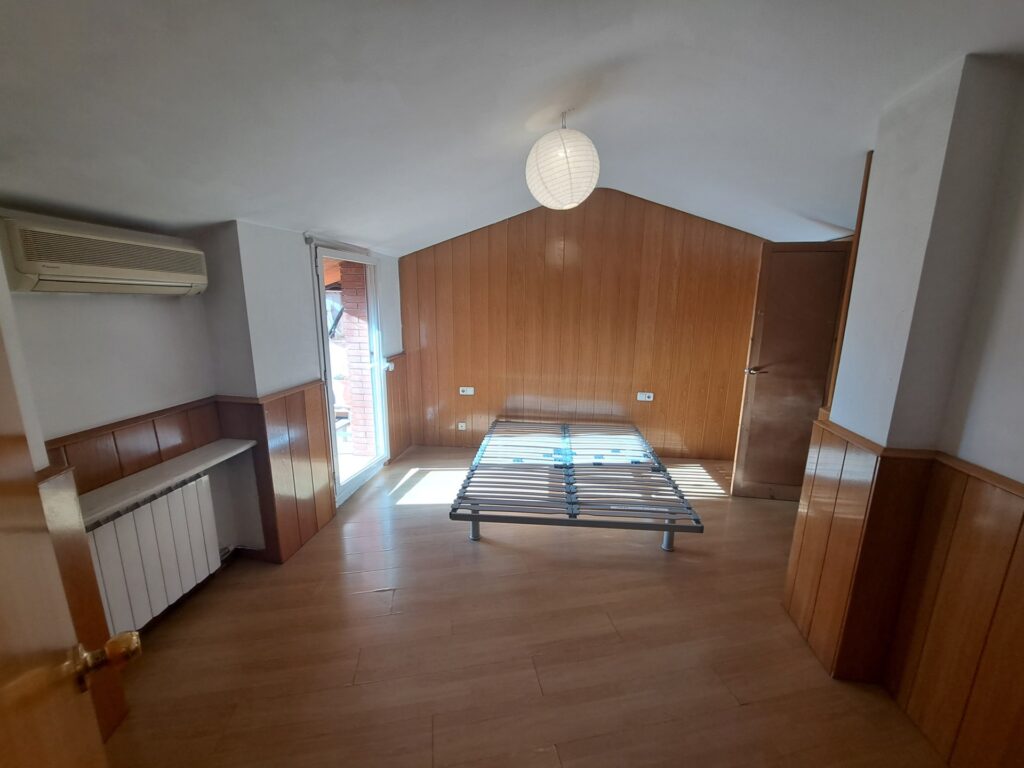 Dúplex a Ca n´ Alzamora amb terrassa, piscina comunitària, pàrquing i traster!