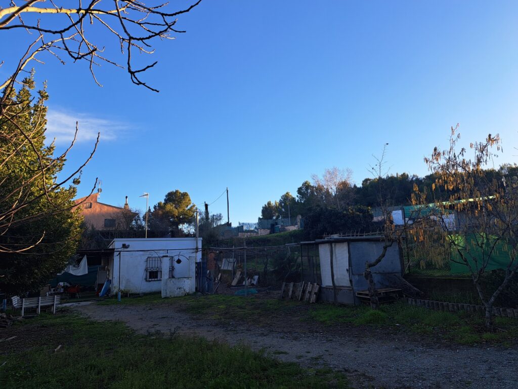 ¡Terreny urbanitzable en venda a Rubí, 1.800 m² per construir el teu projecte ideal!