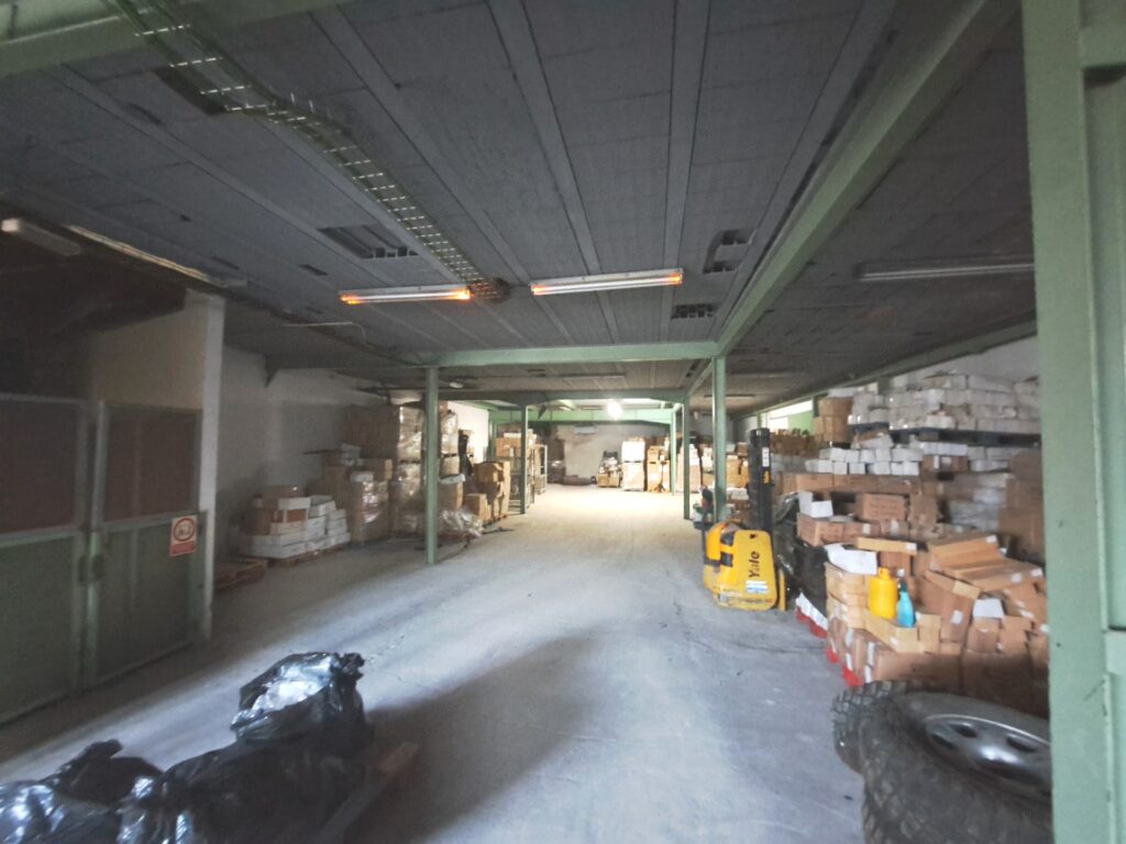 Nau de lloguer de 500m2 en 2 plantes a Can Jardí.