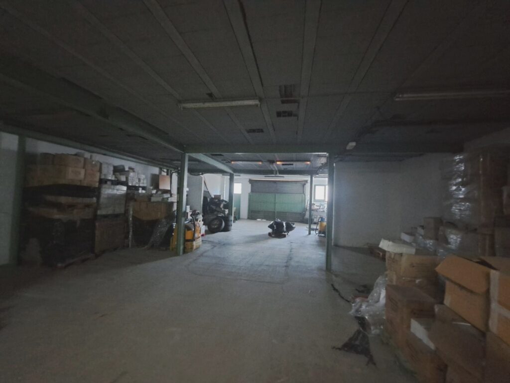 Nau de lloguer de 500m2 en 2 plantes a Can Jardí.