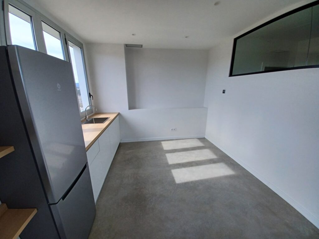 Àmplia oficina de lloguer de 167 m2 a Rubí, ideal per al teu negoci!