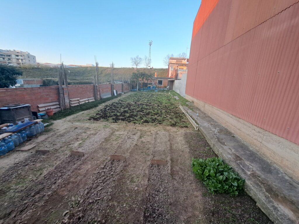 Terreny urbà edificable en venda a Rubí, zona Ca n’Oriol!