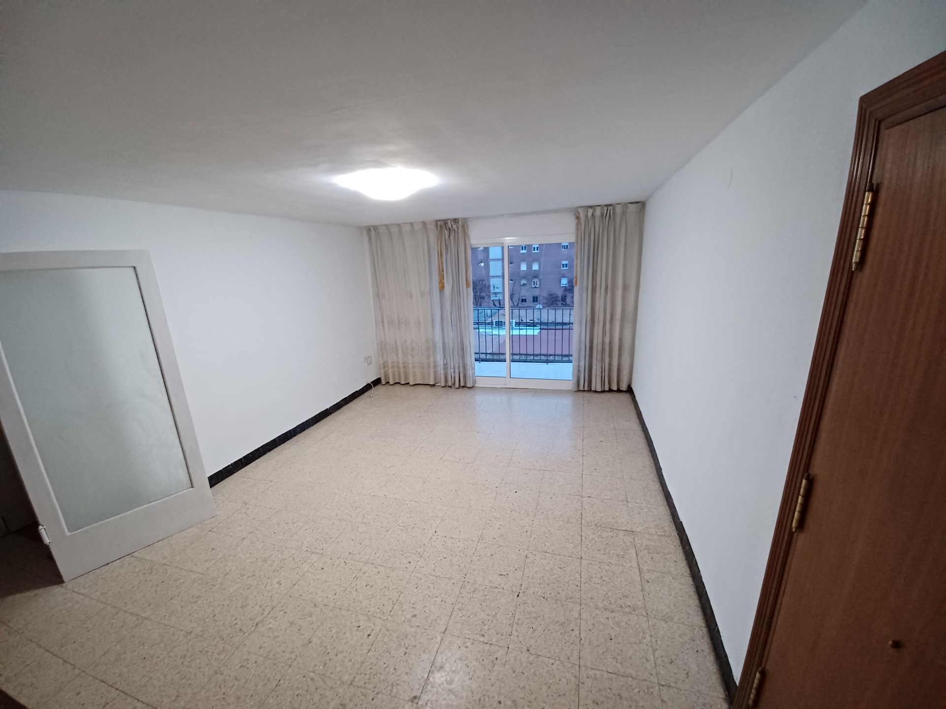 ¡Pis de lloguer a Rubí, 3 habitacions i balcó, ideal per a la teva nova vida!