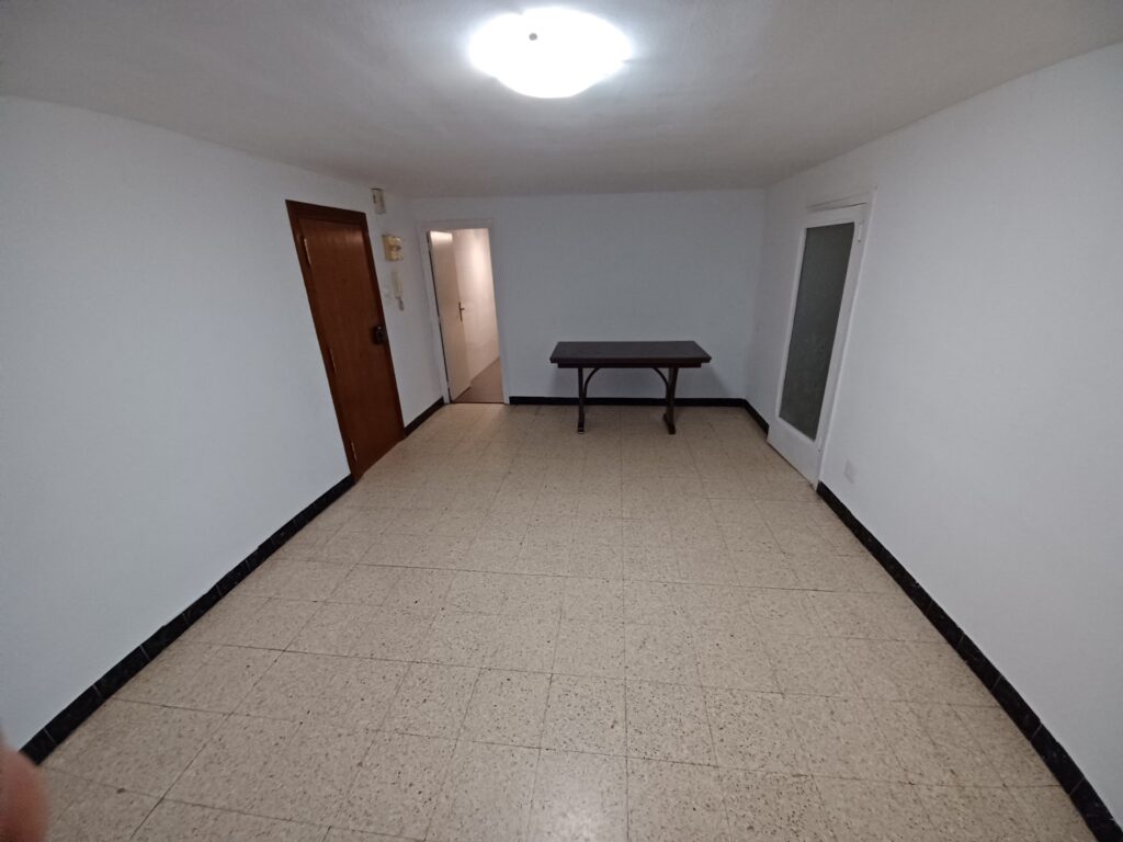 ¡Pis de lloguer a Rubí, 3 habitacions i balcó, ideal per a la teva nova vida!