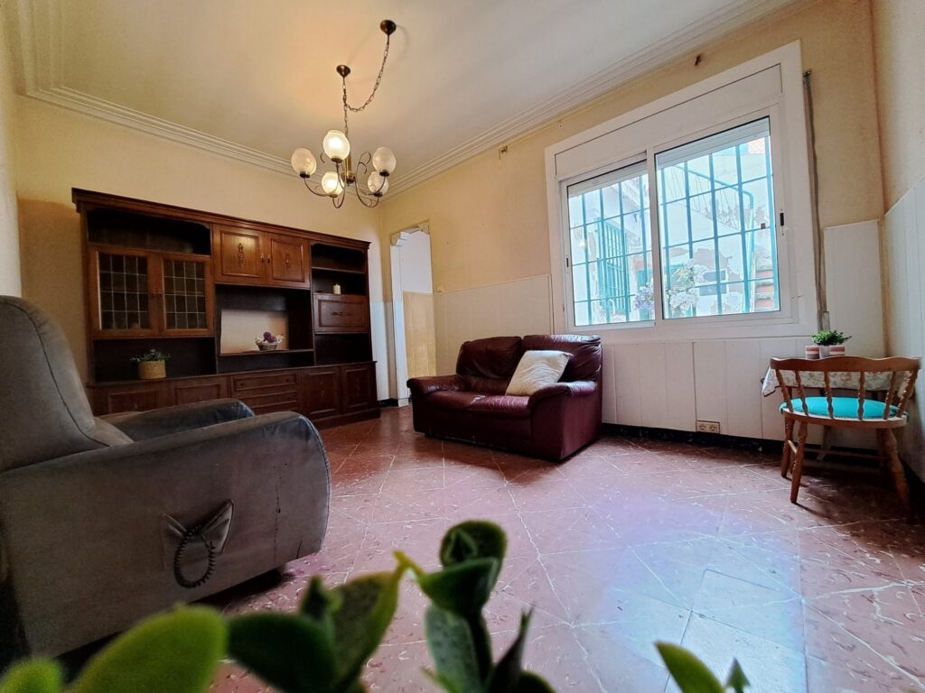 ¡Amplia casa en el centro urbano para disfrutar en familia!