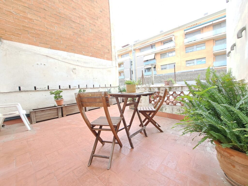 ¡Amplia casa en el centro urbano para disfrutar en familia!