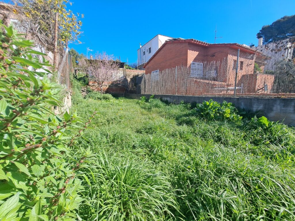 ¡Terreno urbanizable totalmente plano en Can Serrafossa de 475 m2!