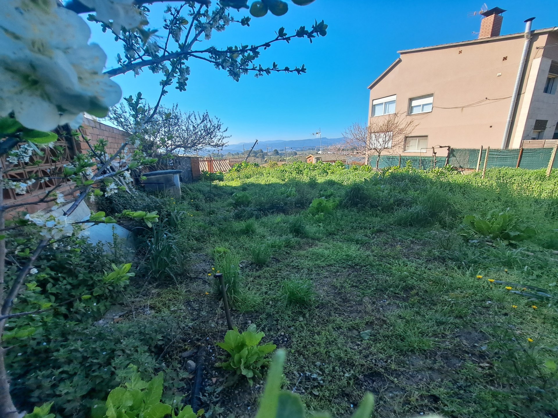 ¡Terreno urbanizable totalmente plano en Can Serrafossa de 475 m2!