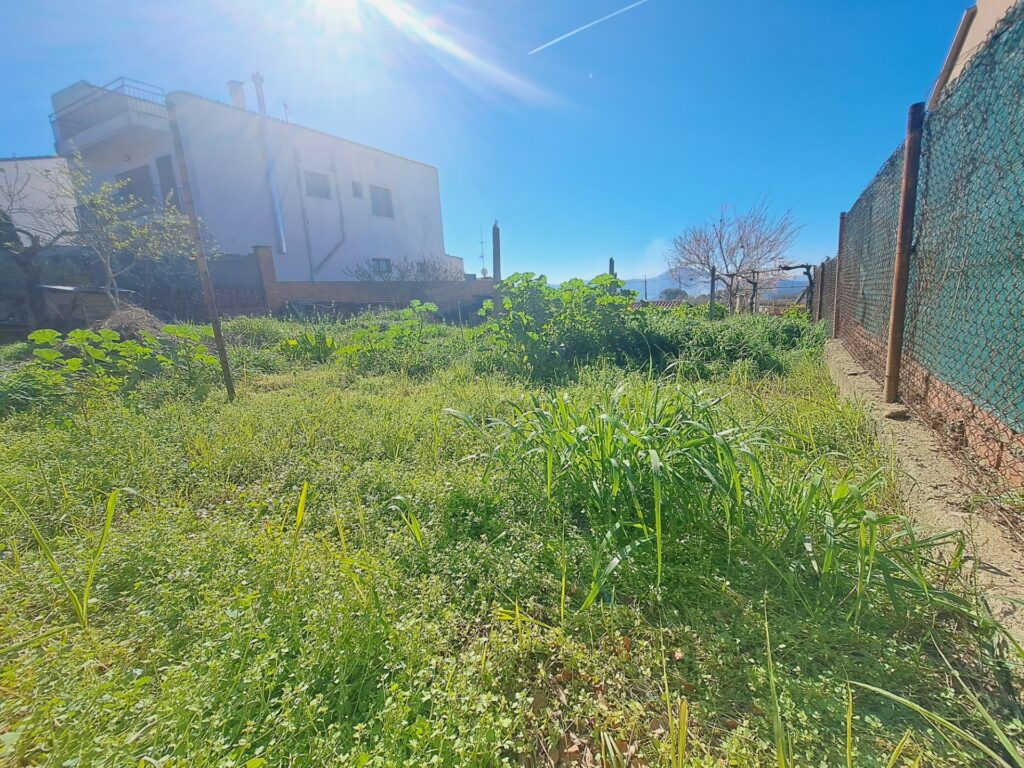 ¡Terreno urbanizable totalmente plano en Can Serrafossa de 475 m2!