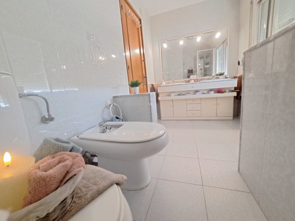 Casa Aislado en la zona de Can Vallhonrat junto al Hospital General de Catalunya.