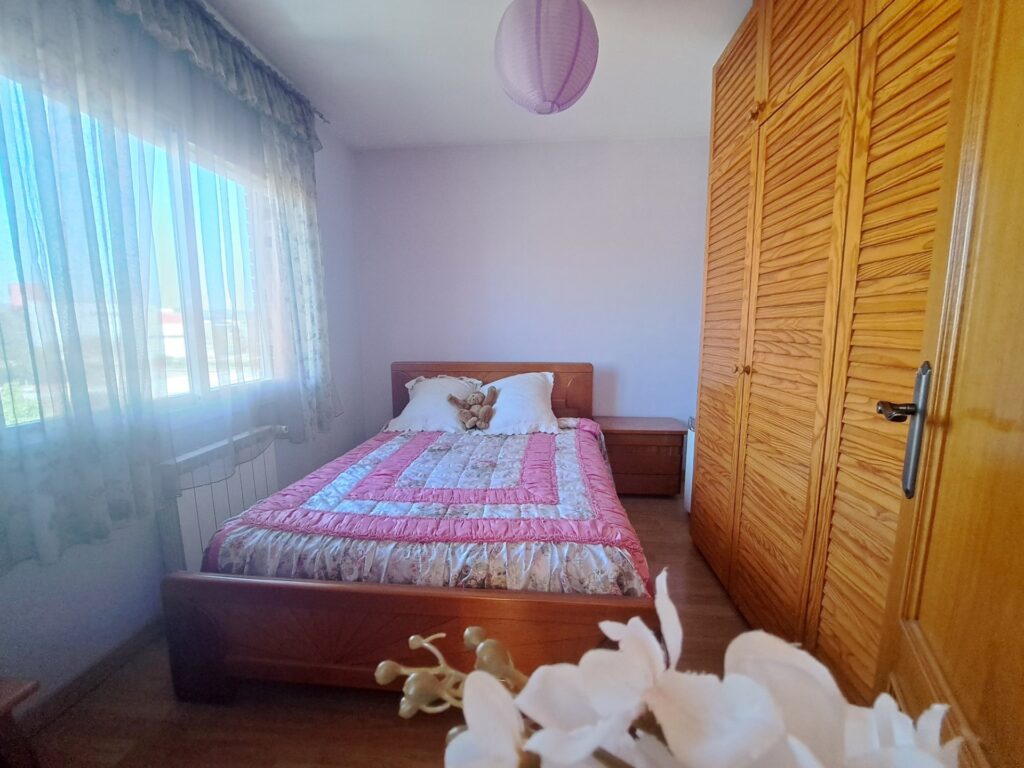 Casa Aislado en la zona de Can Vallhonrat junto al Hospital General de Catalunya.