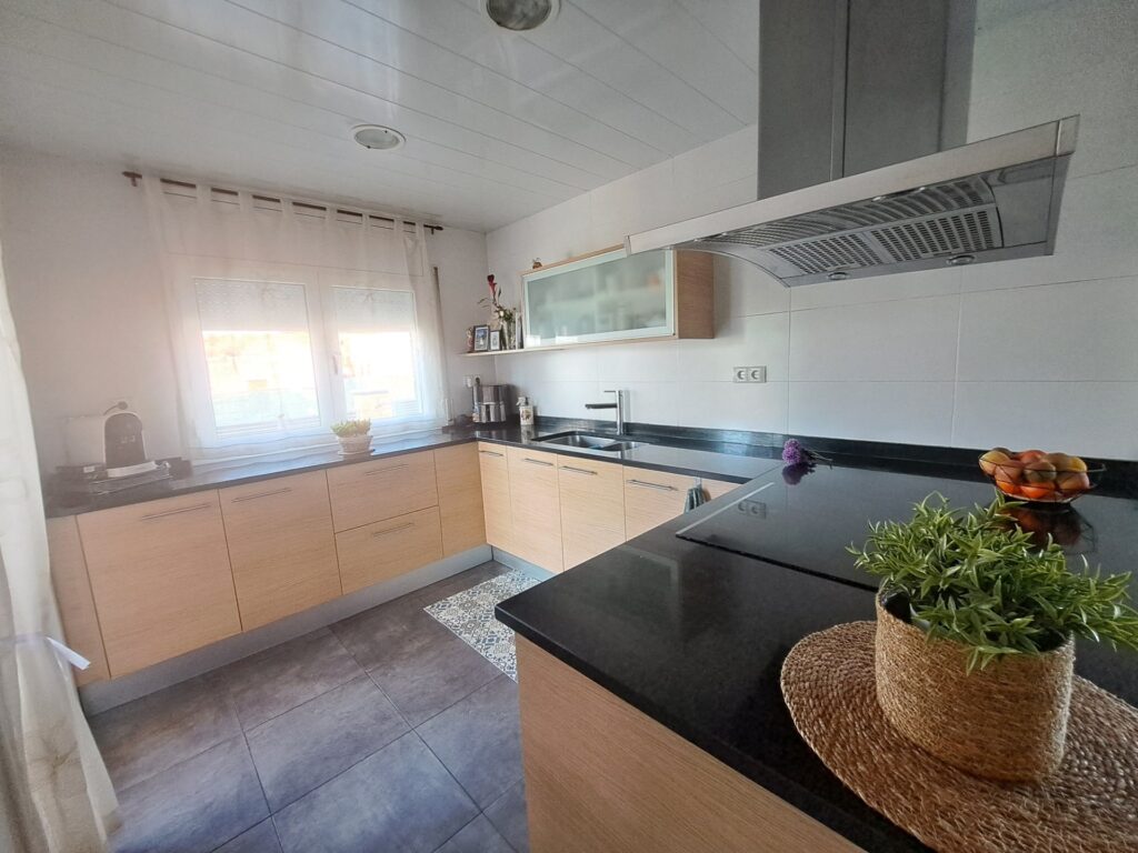 Casa Aislado en la zona de Can Vallhonrat junto al Hospital General de Catalunya.