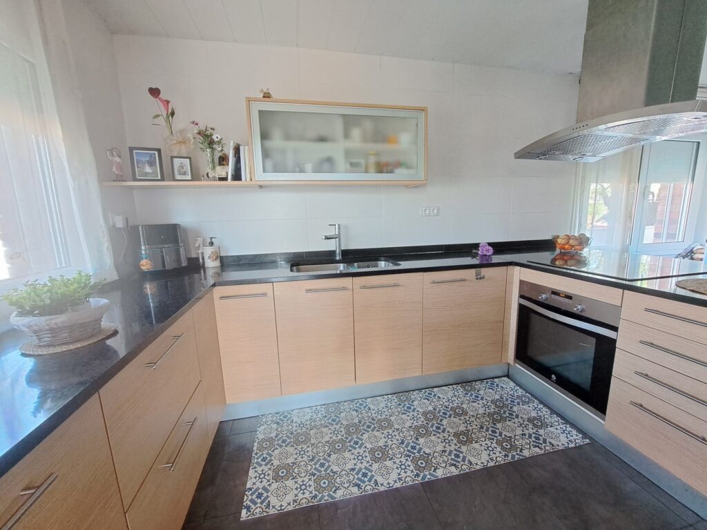 Casa Aislado en la zona de Can Vallhonrat junto al Hospital General de Catalunya.