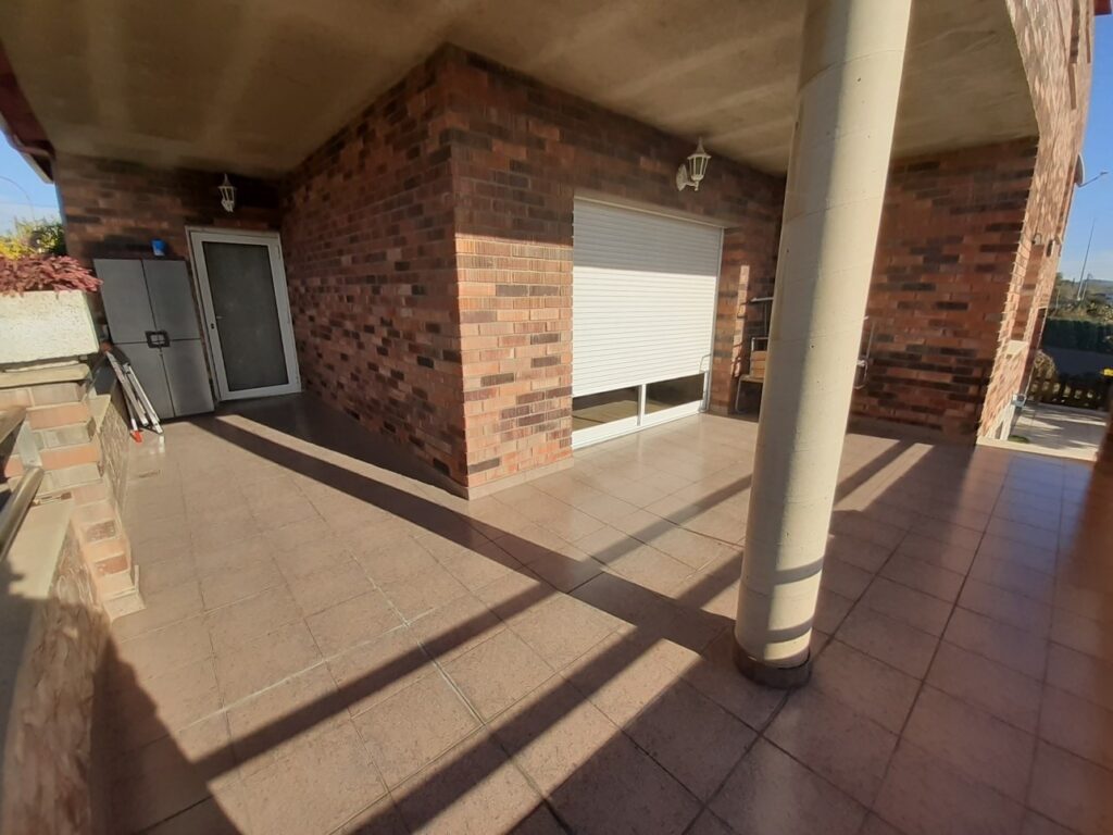 Casa Aislado en la zona de Can Vallhonrat junto al Hospital General de Catalunya.