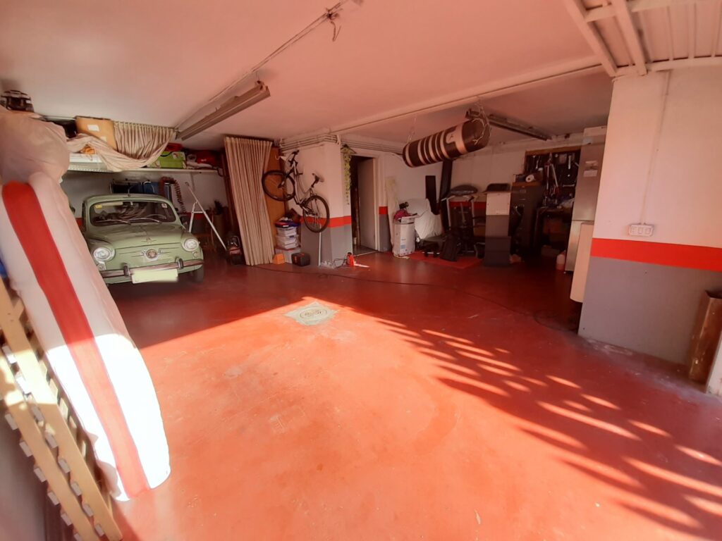 Casa Aislado en la zona de Can Vallhonrat junto al Hospital General de Catalunya.