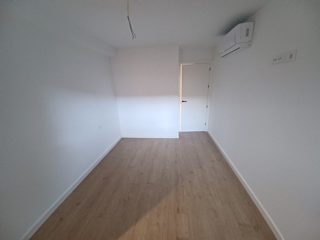 ¡Piso obra nueva en alquiler en Rubí, zona Ca n´ Alzamora de 3 habitaciones, terraza y parking incluido!