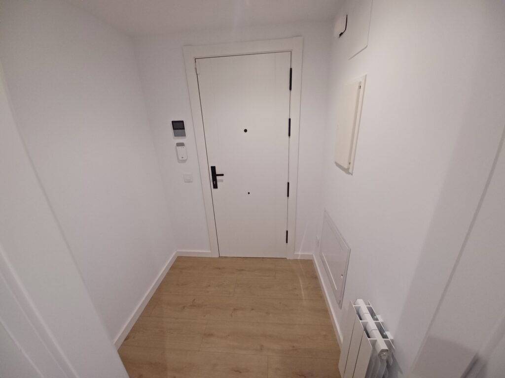 ¡Piso obra nueva en alquiler en Rubí, zona Ca n´ Alzamora de 3 habitaciones, terraza y parking incluido!