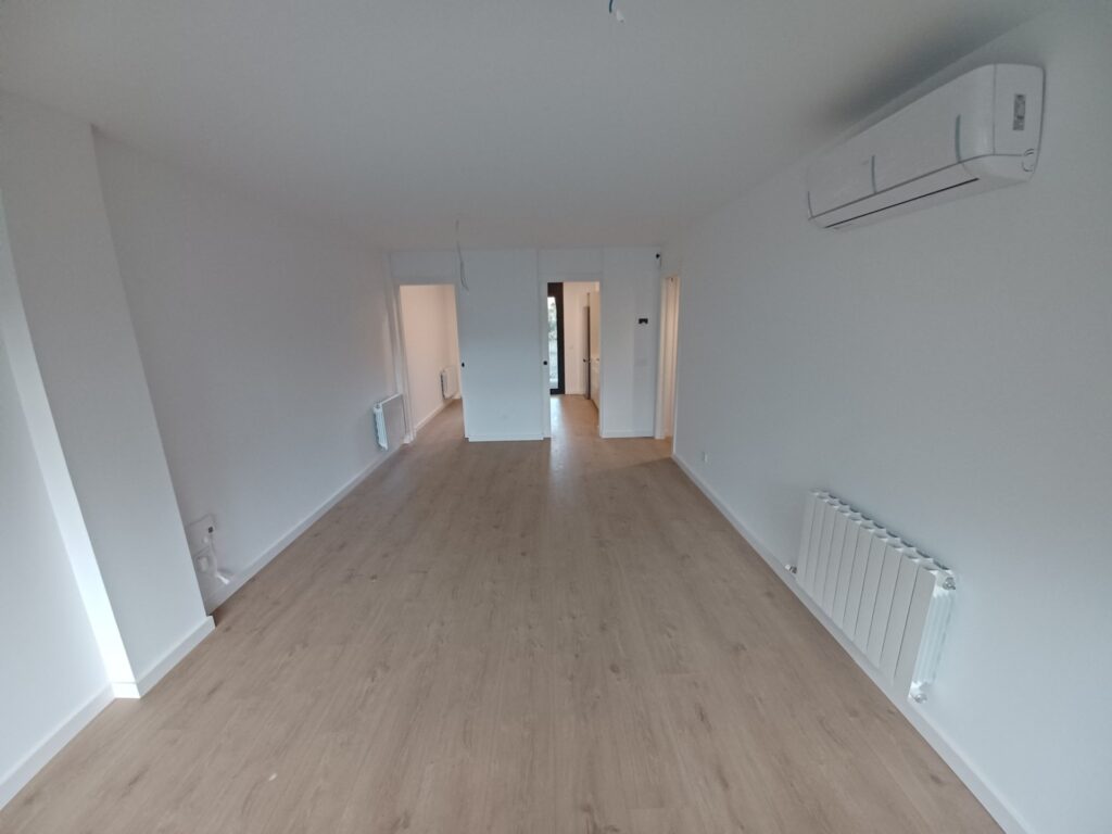 ¡Piso obra nueva en alquiler en Rubí, zona Ca n´ Alzamora de 3 habitaciones, terraza y parking incluido!