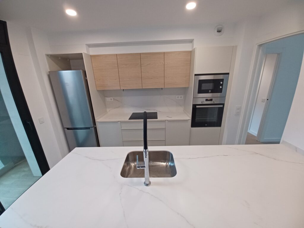 ¡Piso obra nueva en alquiler en Rubí, zona Ca n´ Alzamora de 3 habitaciones, terraza y parking incluido!