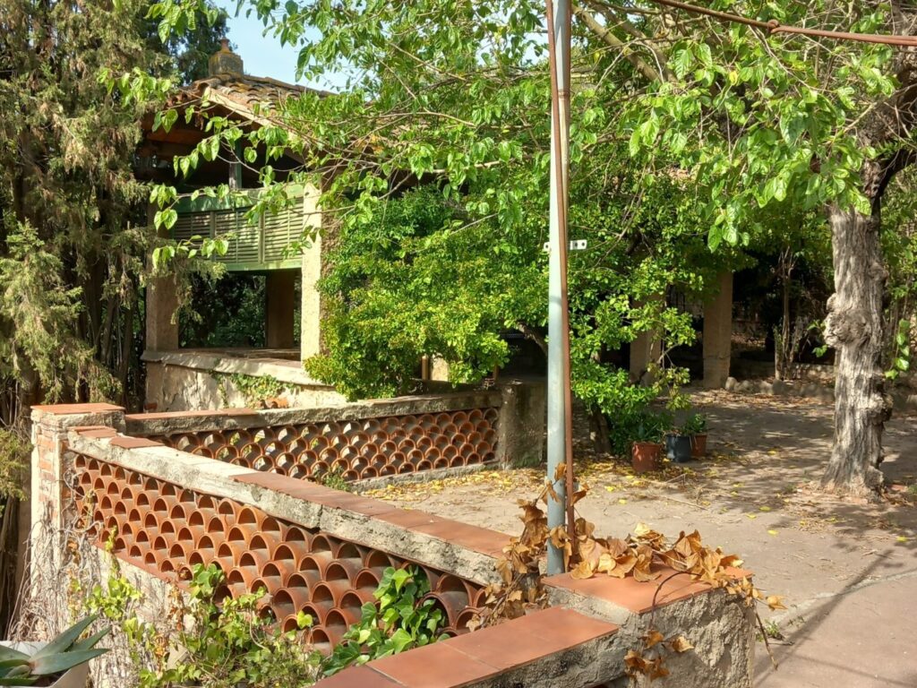 TERRASSA: Terreny de 167.577M2 amb Masia