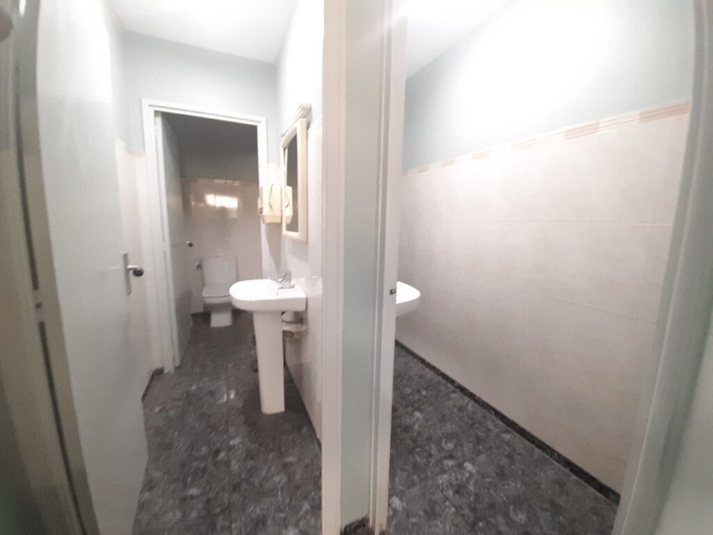 RUBI: RUBI: Nave industrial adosada de PB+P1+Altillo