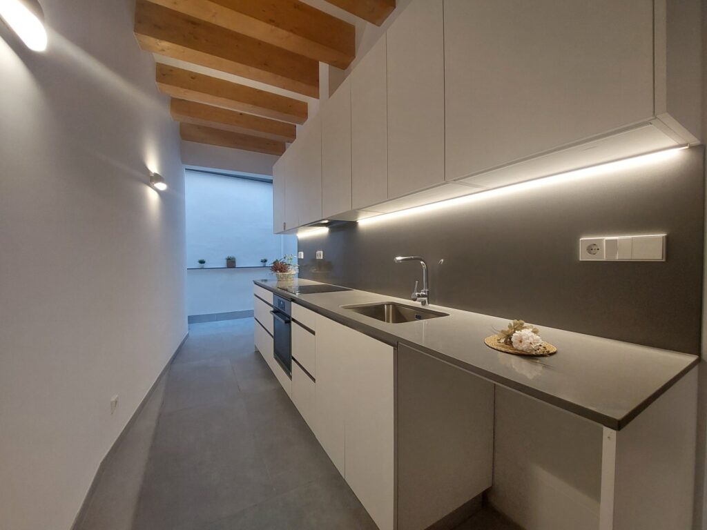 Casa d´Obra Nova acabada al centre de Rubí