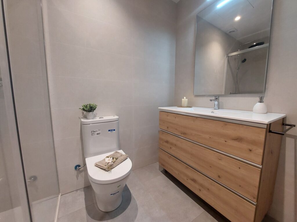 Casa d´Obra Nova acabada al centre de Rubí