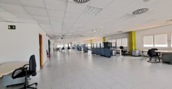 Oficina situada en Sant Cugat del Vallès en la zona de Camí Can Calders.