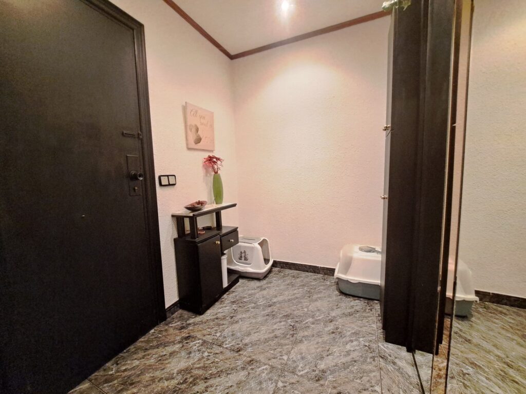 ¡Fantàstica casa adossada en bon estat amb àmplia terrassa!
