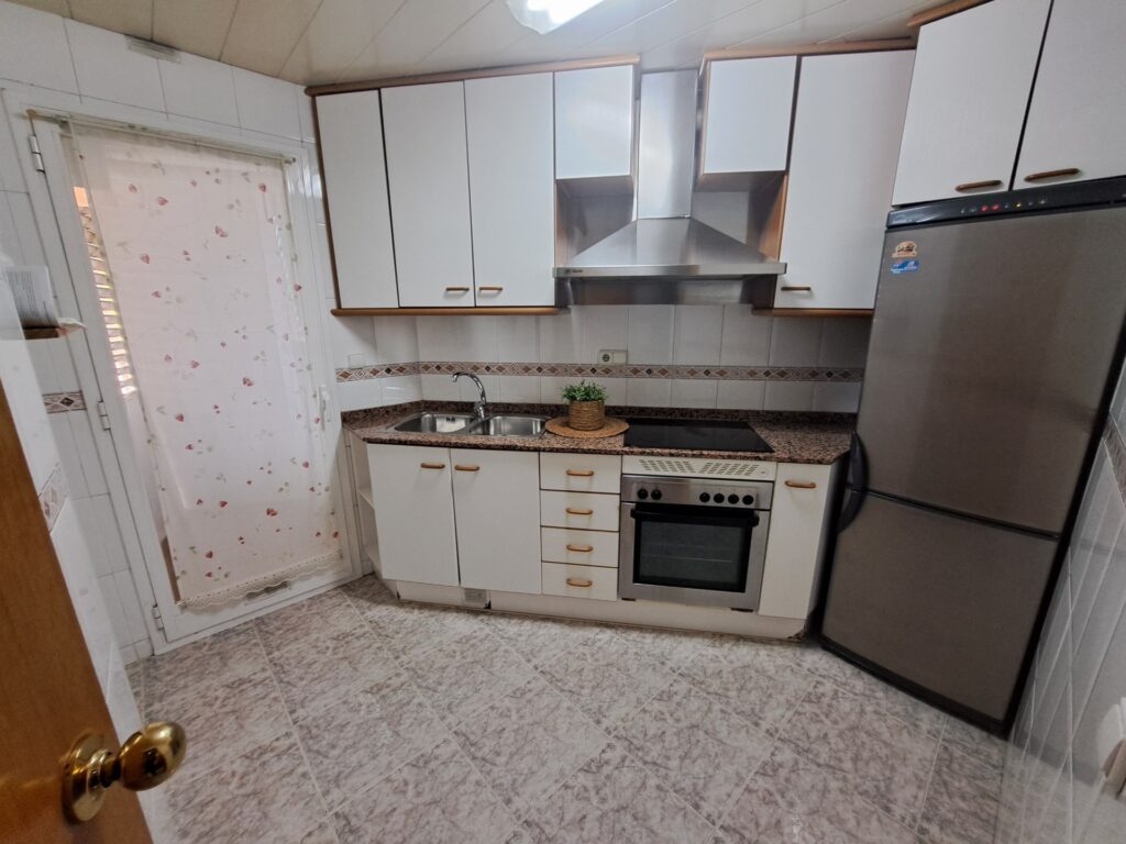 ¡Dúplex en Ca n´ Alzamora con terraza, piscina comunitaria, parking y trastero!