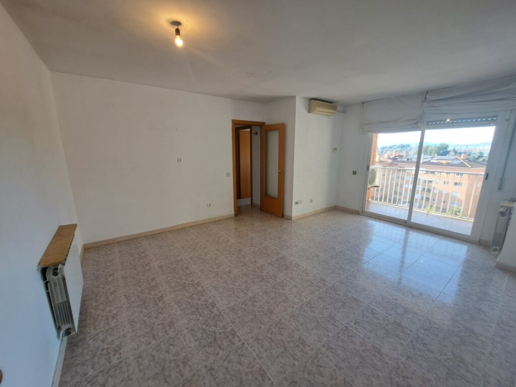 ¡Dúplex en Ca n´ Alzamora con terraza, piscina comunitaria, parking y trastero!