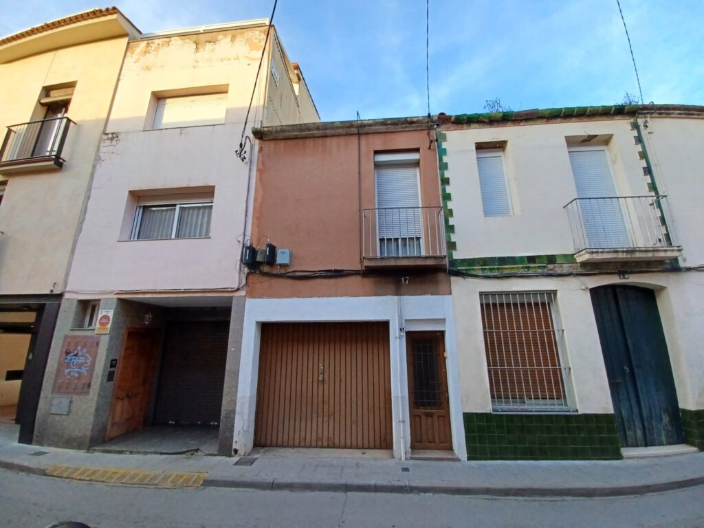 ¡Casa céntrica de 3 habitaciones y terraza!