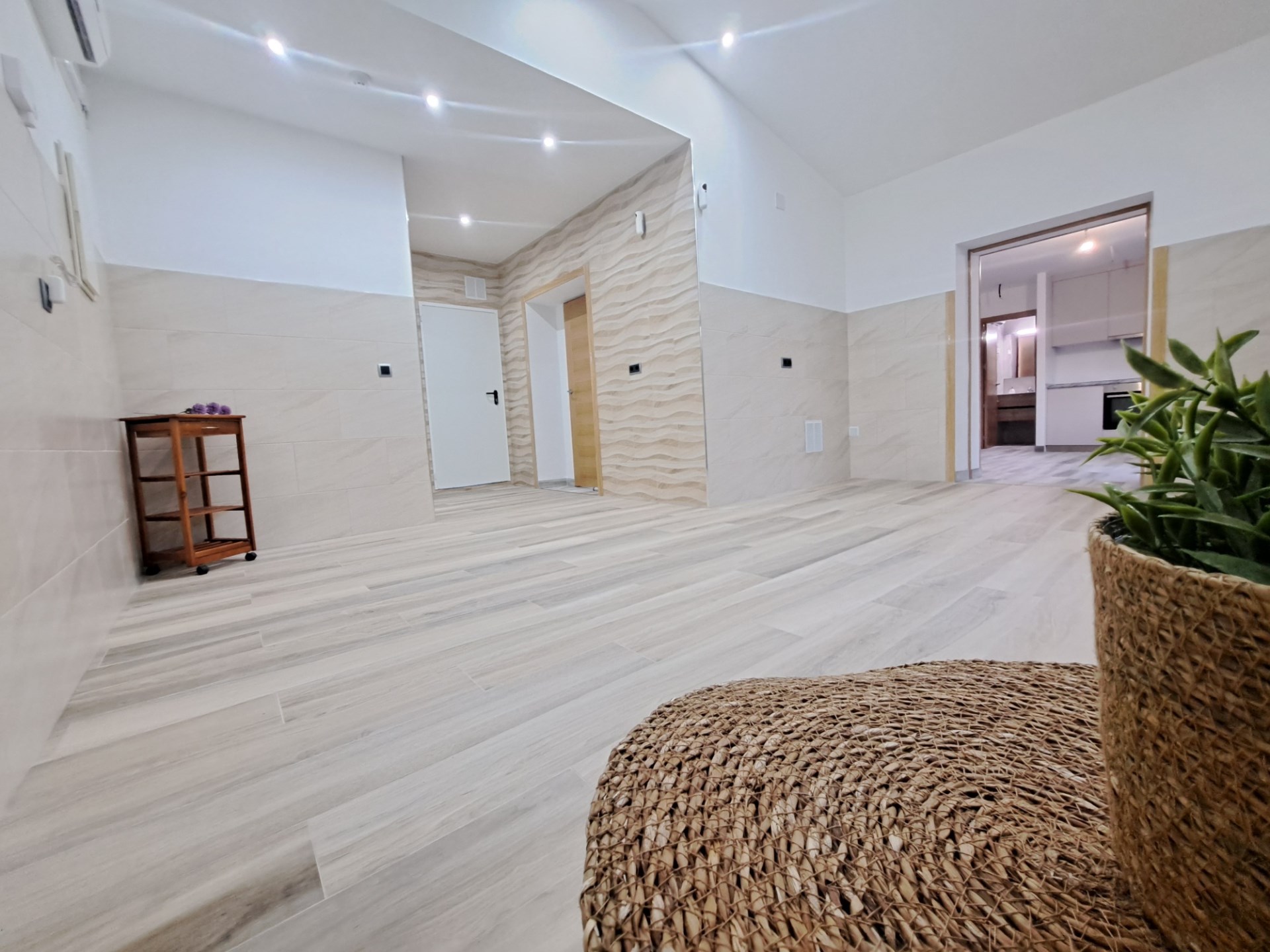 Chalet unifamiliar aislado todo en planta de 3 habitaciones y piscina totalmente reformado.