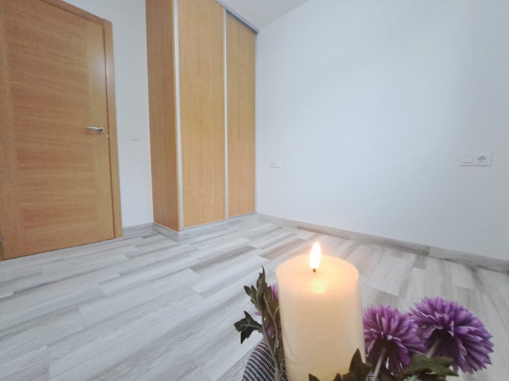 Chalet unifamiliar aislado todo en planta de 3 habitaciones y piscina totalmente reformado.