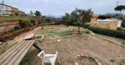 ¡Terreny edificable de 893 m2 en venda a Castellbisbal, amb electricitat i aigua disponible!