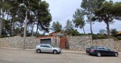 ¡Terreny edificable de 893 m2 en venda a Castellbisbal, amb electricitat i aigua disponible!