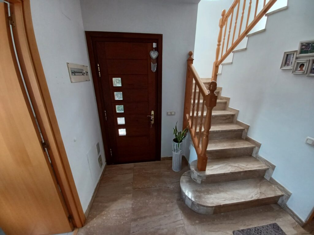 Xalet unifamiliar en venda a Les Fonts de Sant Quirze del Vallès, 4 habitacions i piscina privada!