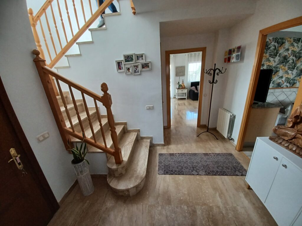 Xalet unifamiliar en venda a Les Fonts de Sant Quirze del Vallès, 4 habitacions i piscina privada!