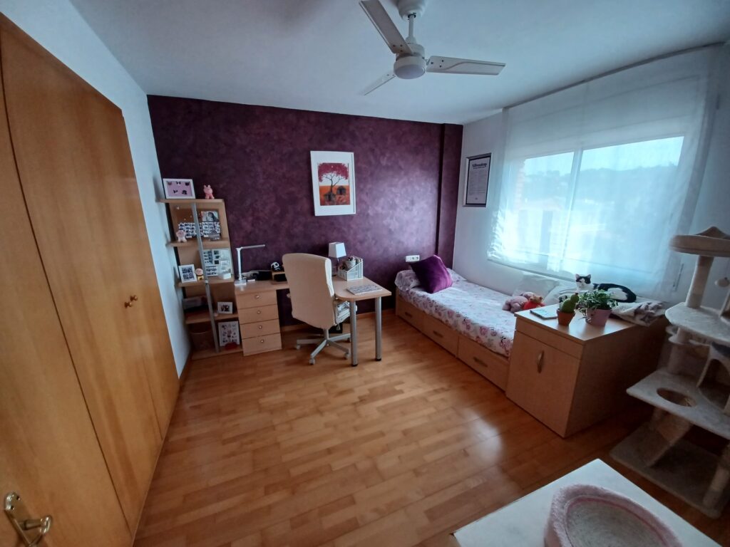 Xalet unifamiliar en venda a Les Fonts de Sant Quirze del Vallès, 4 habitacions i piscina privada!