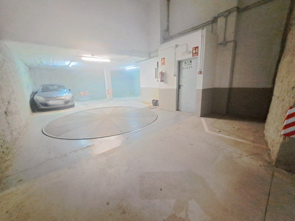 Espacioso Ático/Dúplex en la zona del Mossos con PK y trastero de Obra Nueva acabada.