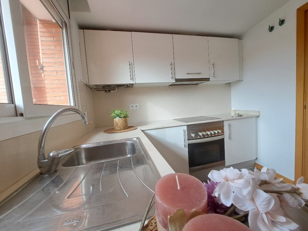 Espacioso Ático/Dúplex en la zona del Mossos con PK y trastero de Obra Nueva acabada.