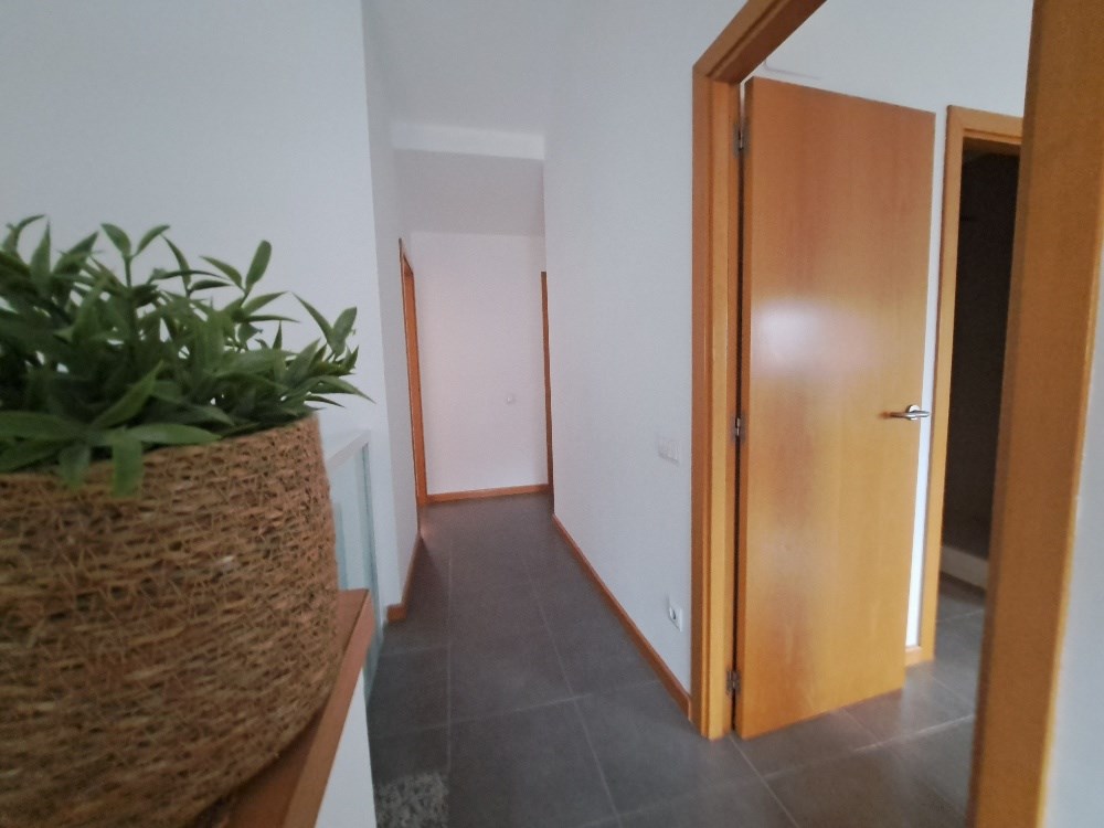 Espacioso Ático/Dúplex en la zona del Mossos con PK y trastero de Obra Nueva acabada.