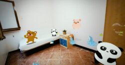 ¡Amplia casa en el centro urbano para disfrutar en familia!