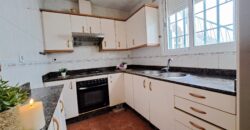 ¡Amplia casa en el centro urbano para disfrutar en familia!