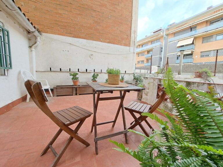 ¡Amplia casa en el centro urbano para disfrutar en familia!