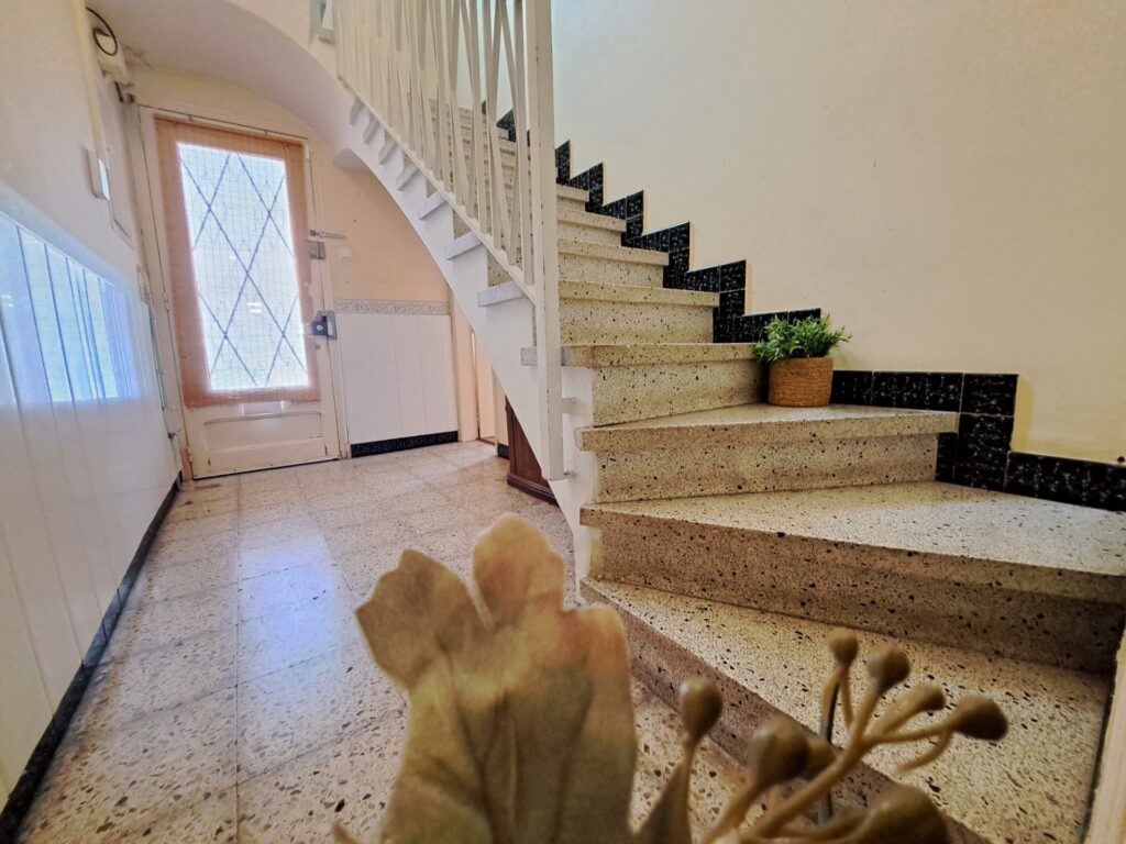 ¡Amplia casa en el centro urbano para disfrutar en familia!